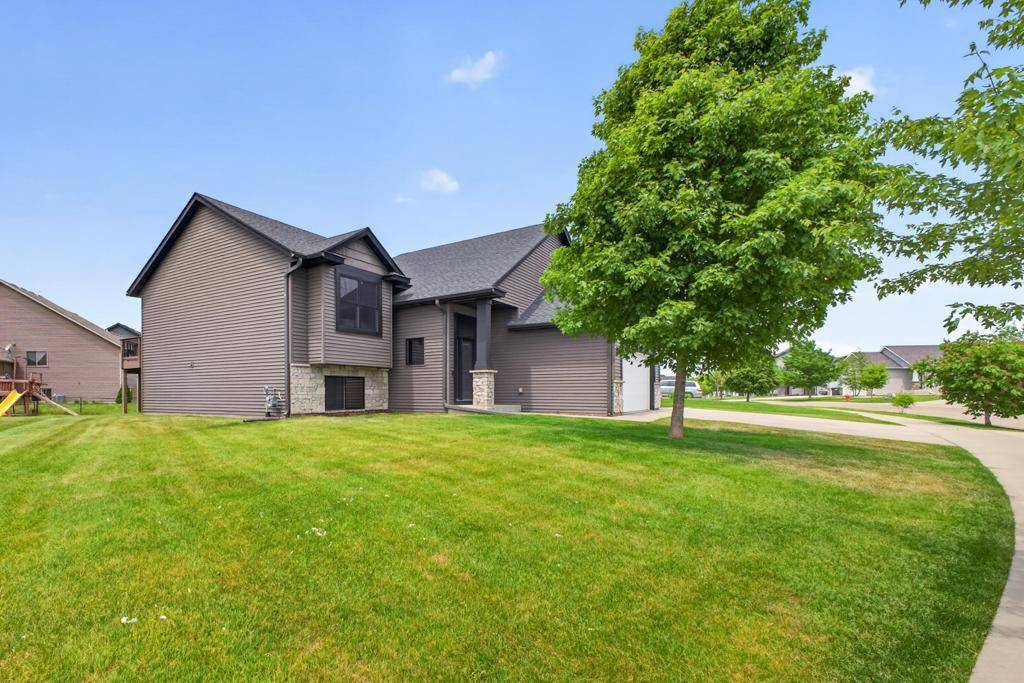 2287 Phoenix RD SW, Rochester, MN 55902