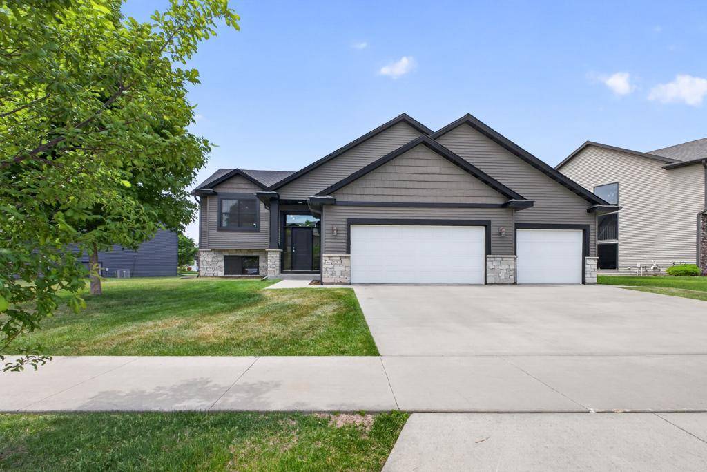 2287 Phoenix RD SW, Rochester, MN 55902
