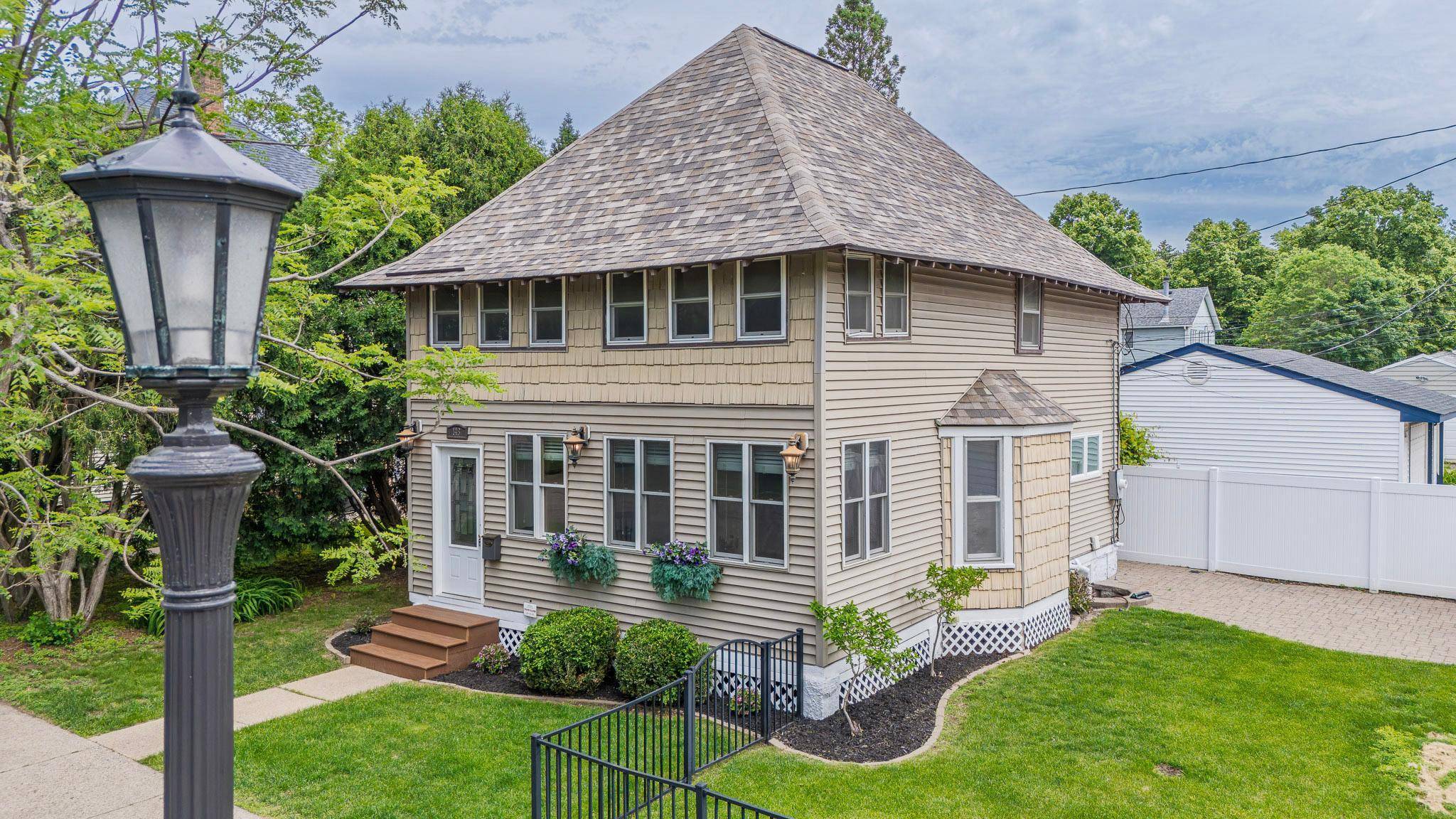148 Wilder ST N, Saint Paul, MN 55104