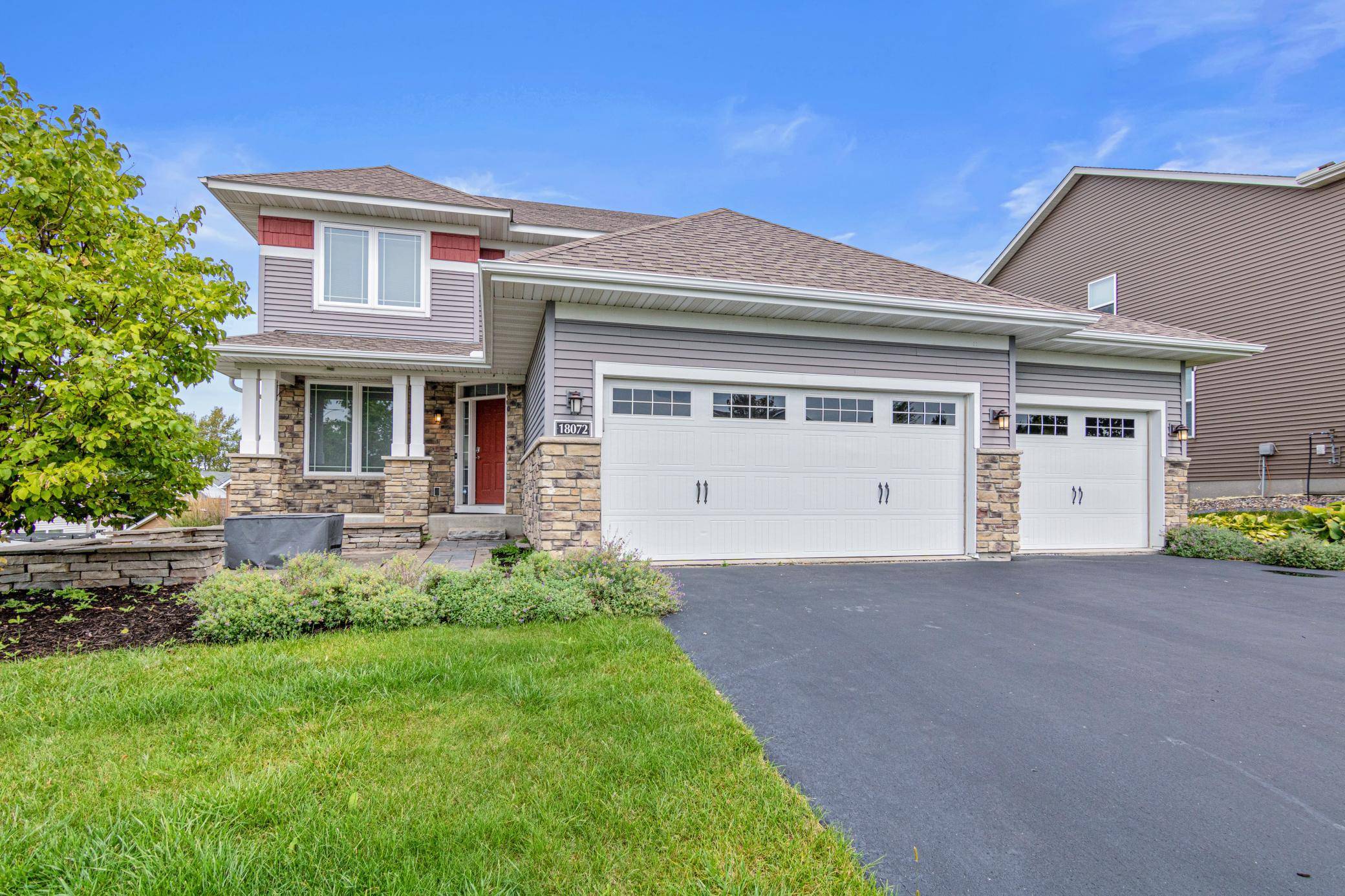 18072 Hyde Park AVE, Lakeville, MN 55044