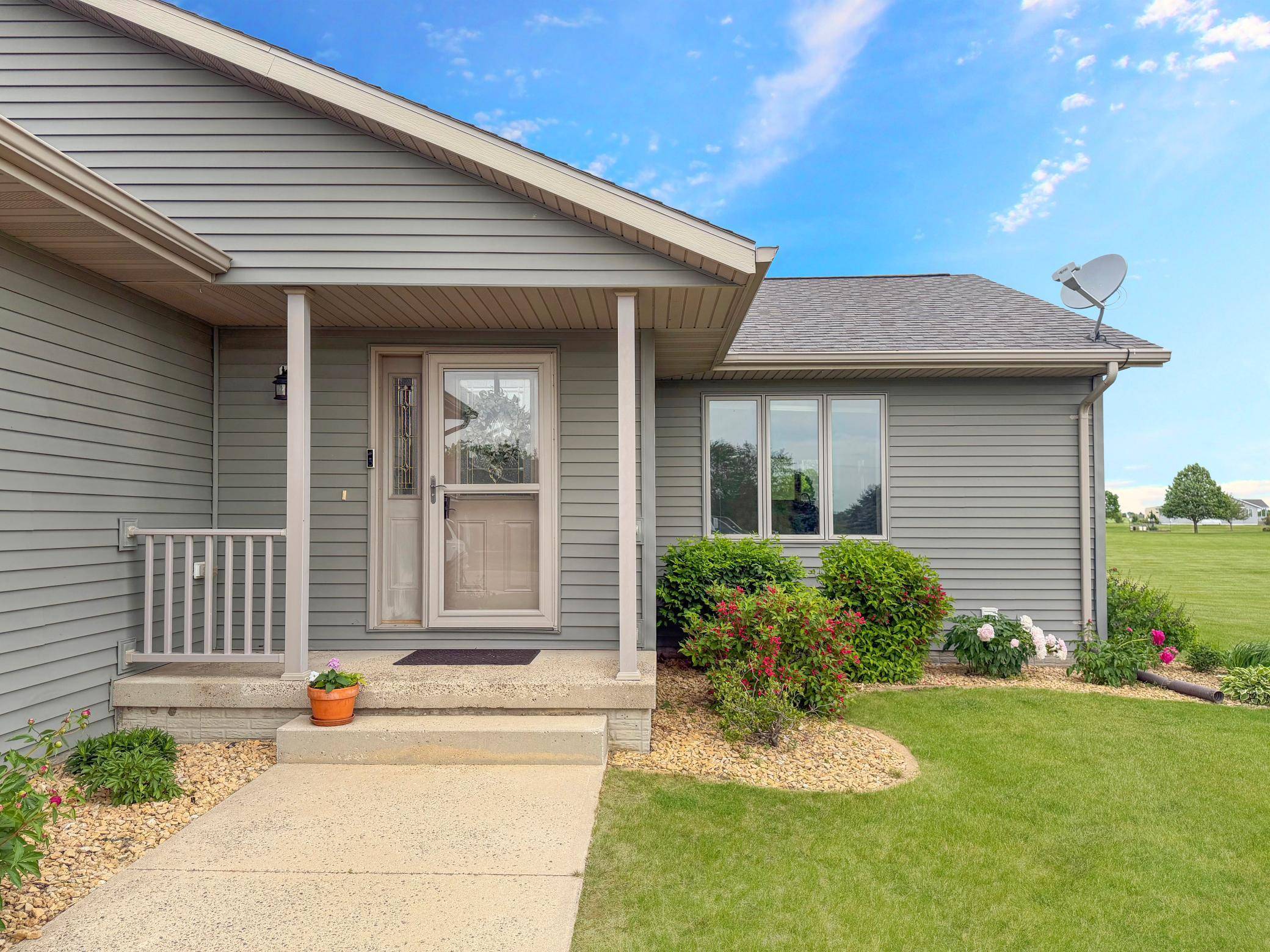 2001 Eastbay AVE, Balaton, MN 56115