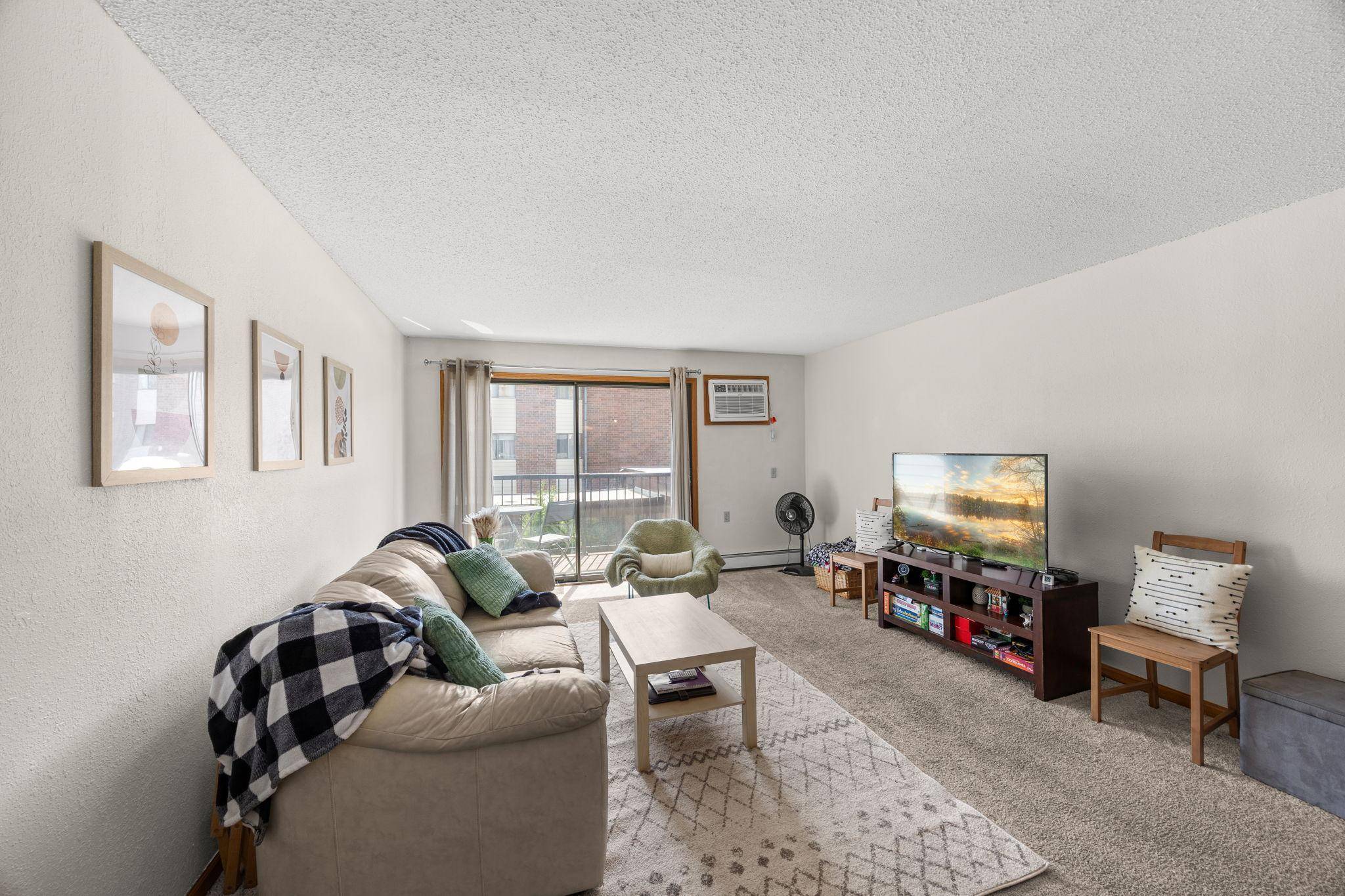 4 Pine Tree DR #212, Arden Hills, MN 55112