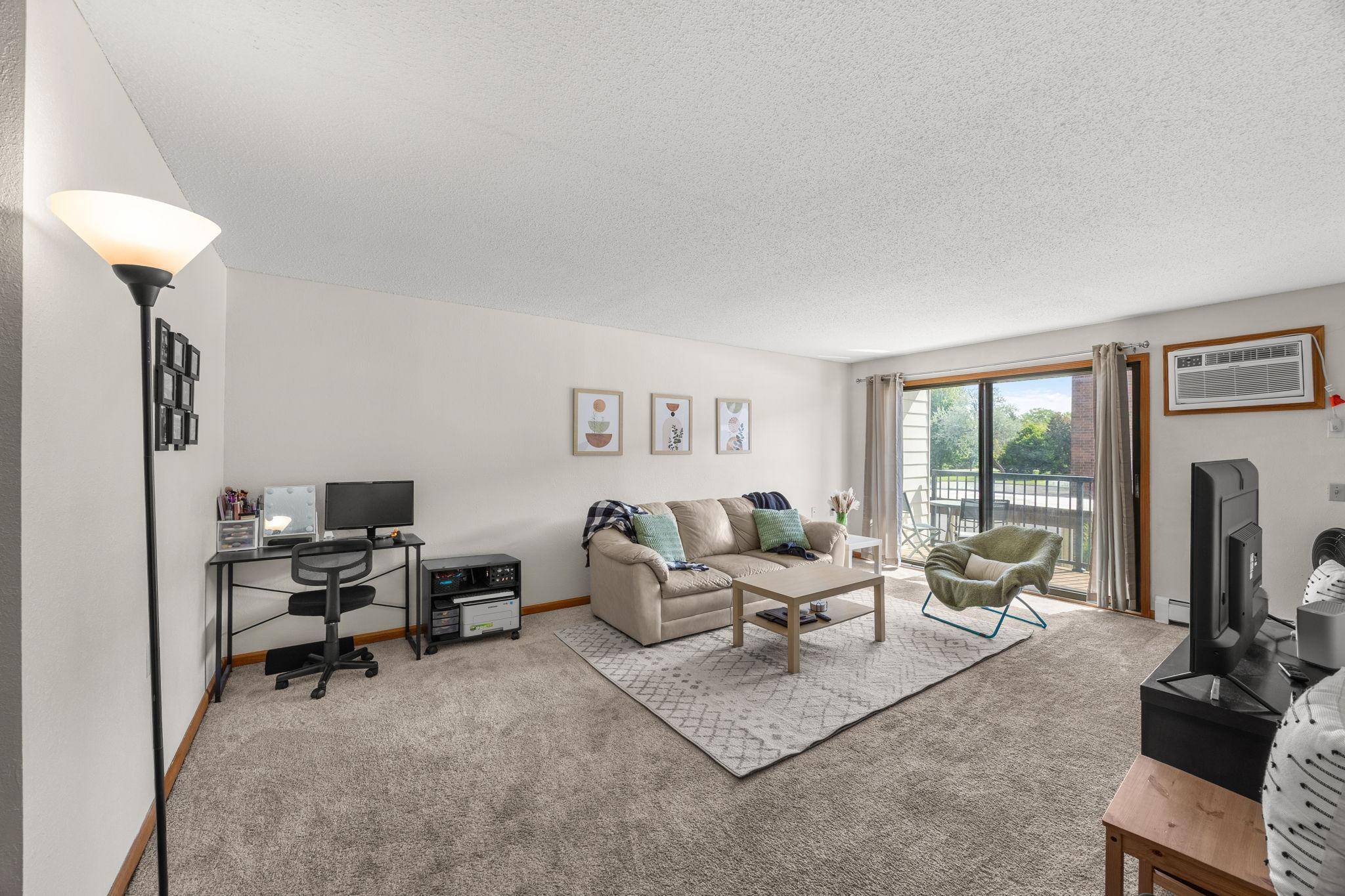 4 Pine Tree DR #212, Arden Hills, MN 55112