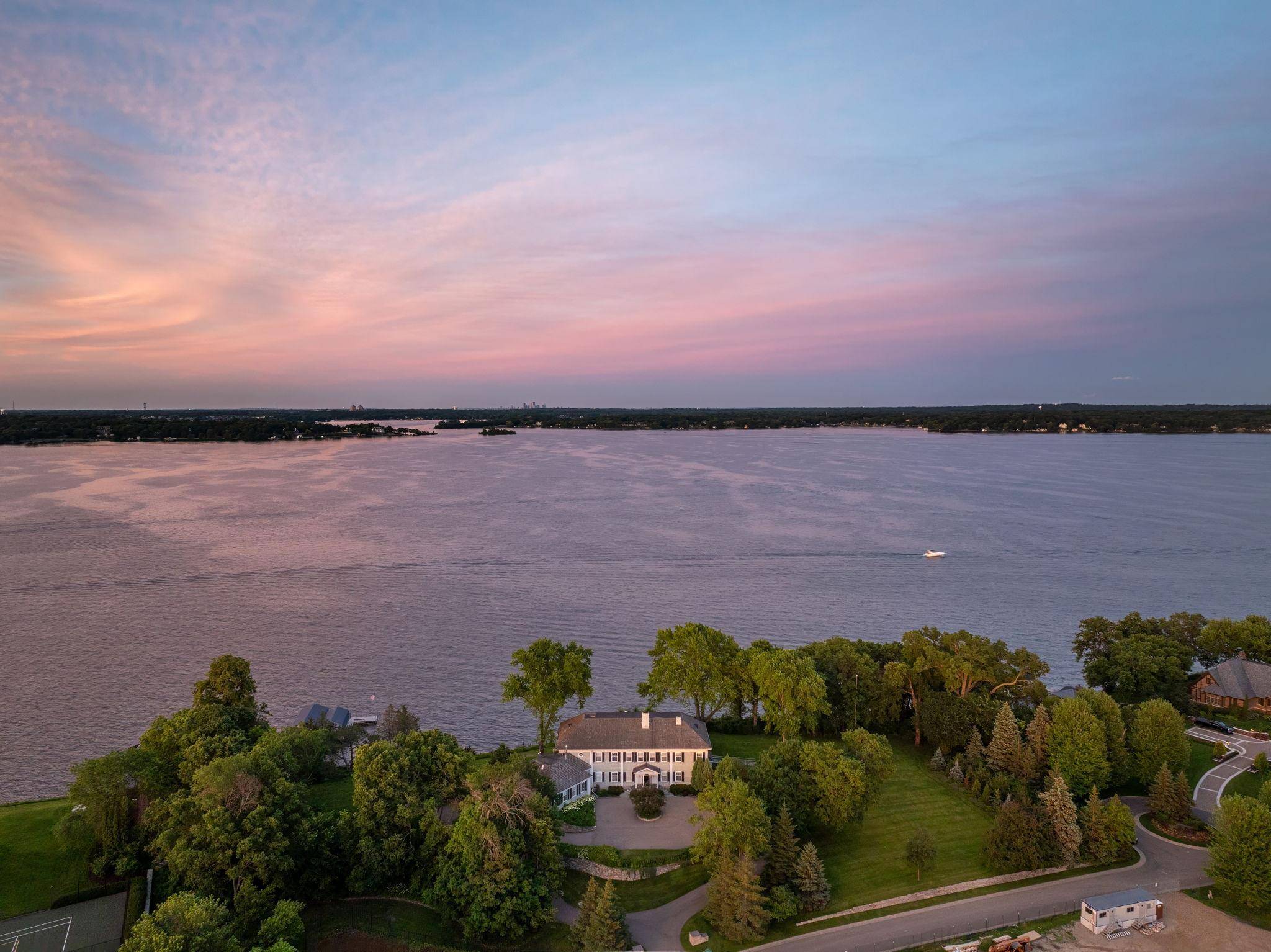 1480 Bracketts Point RD, Wayzata, MN 55391