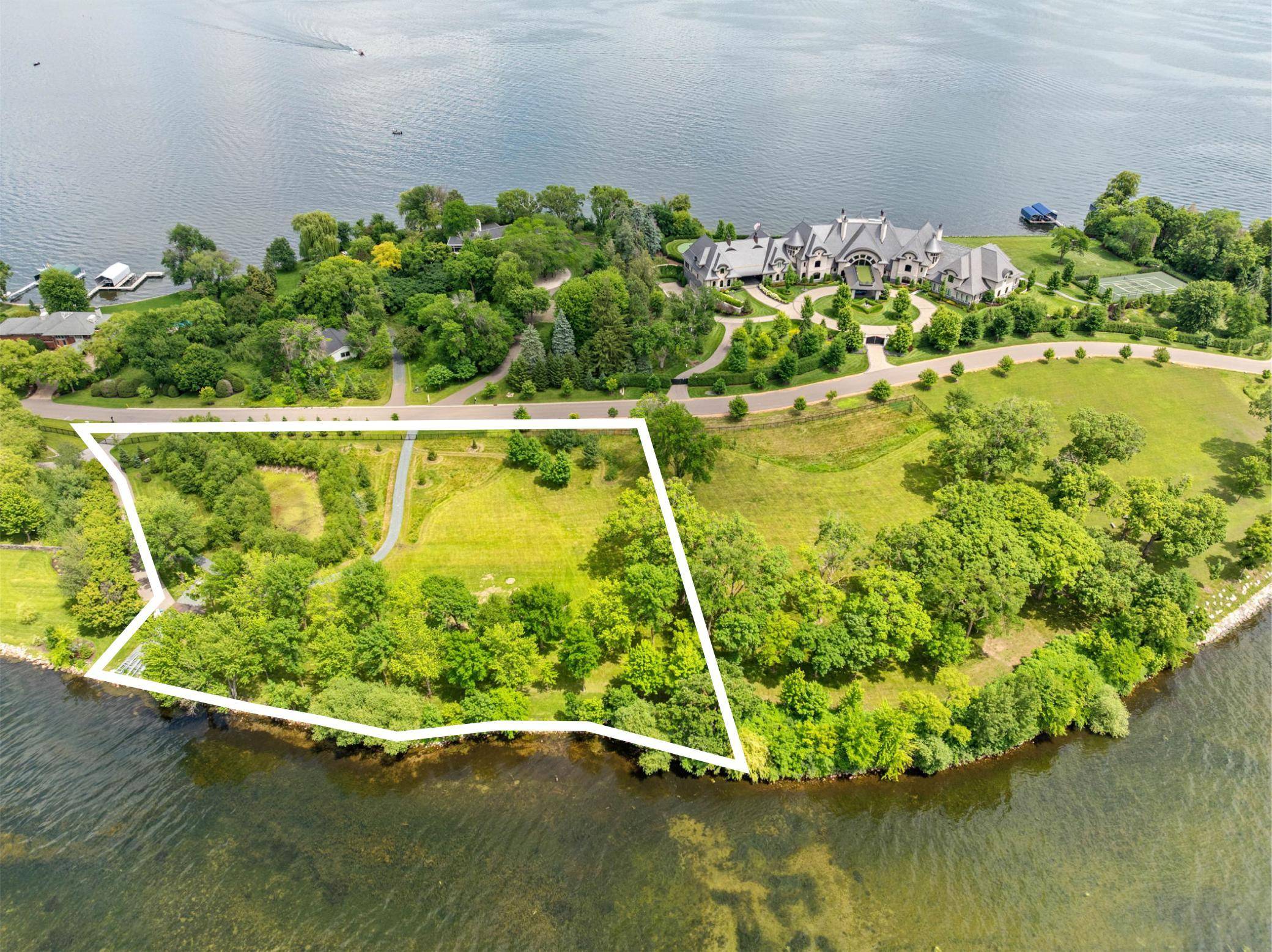 1365 Bracketts Point RD, Wayzata, MN 55391