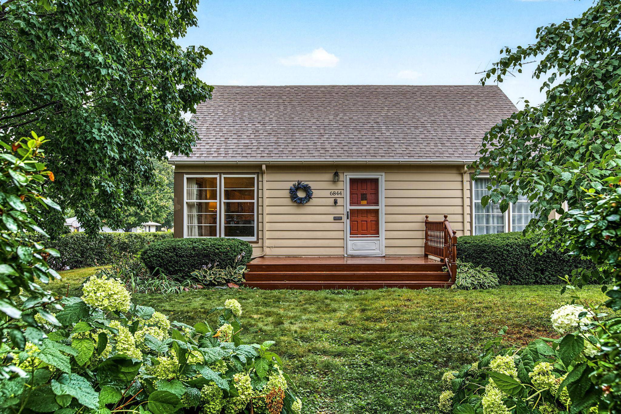 6844 Queen AVE S, Richfield, MN 55423