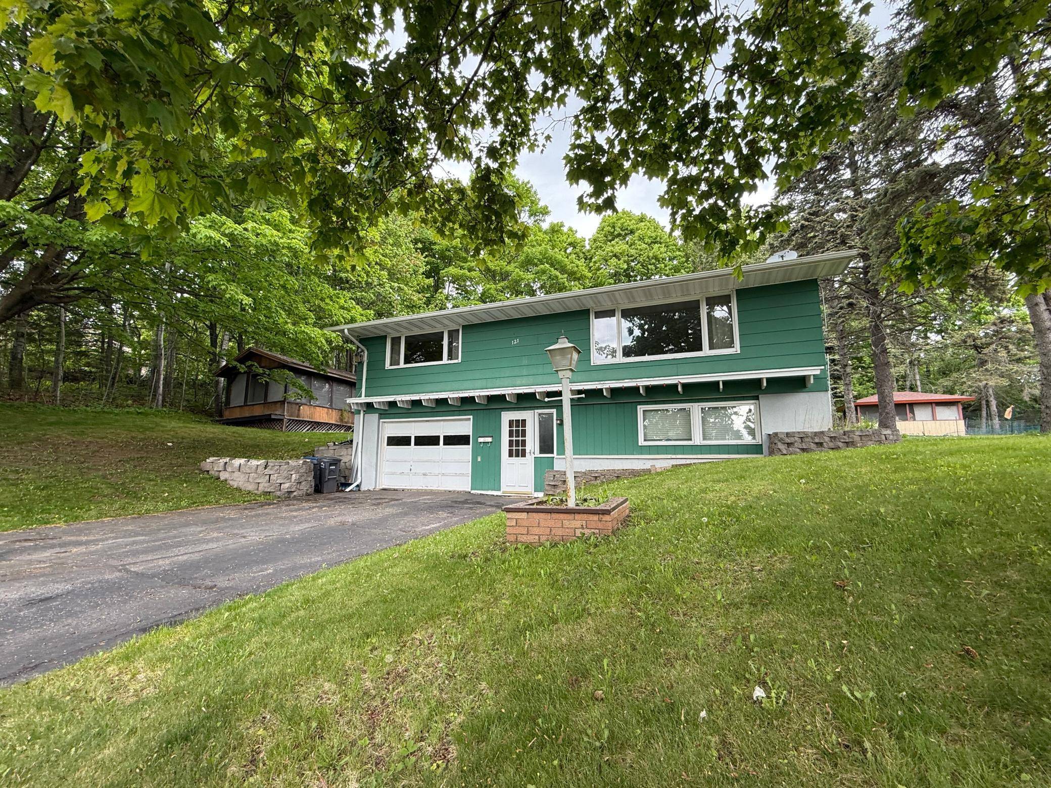 121 W Buffalo ST, Duluth, MN 55811
