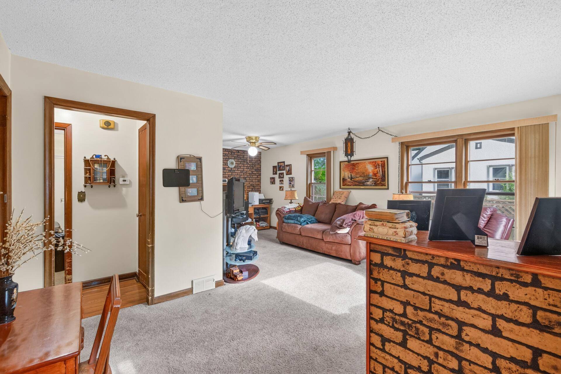 4921 Zenith AVE N, Brooklyn Center, MN 55429