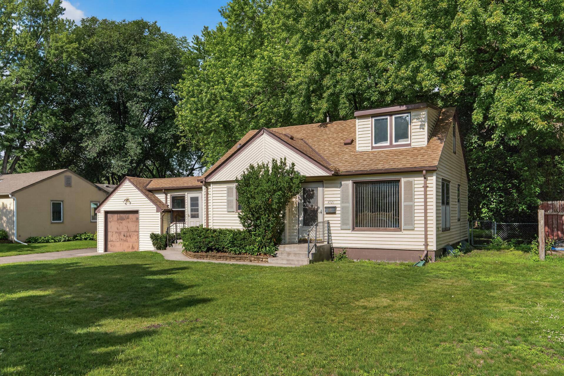 4921 Zenith AVE N, Brooklyn Center, MN 55429