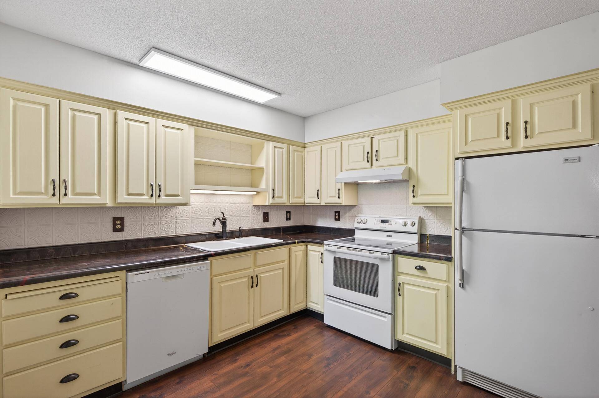 2200 Nevada AVE S #206, Saint Louis Park, MN 55426