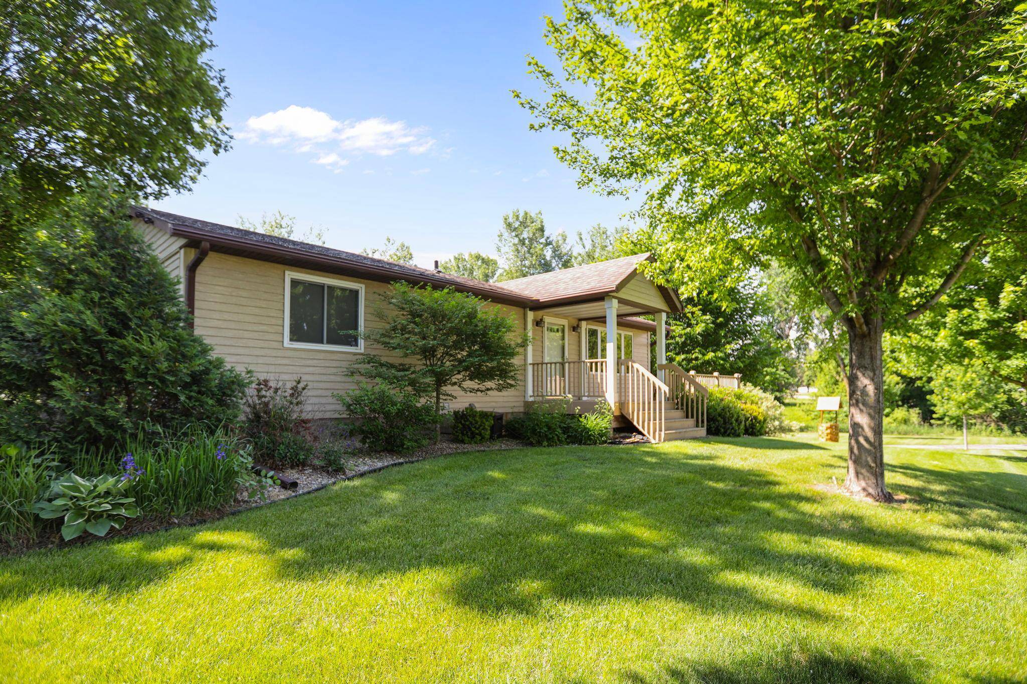 5414 Elkton TRL, Faribault, MN 55021