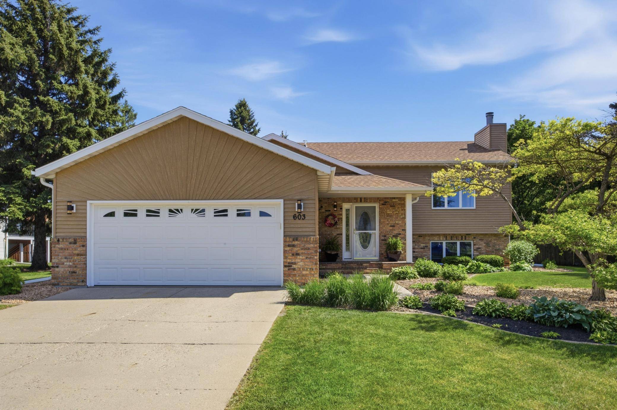 603 34th AVE S, Moorhead, MN 56560