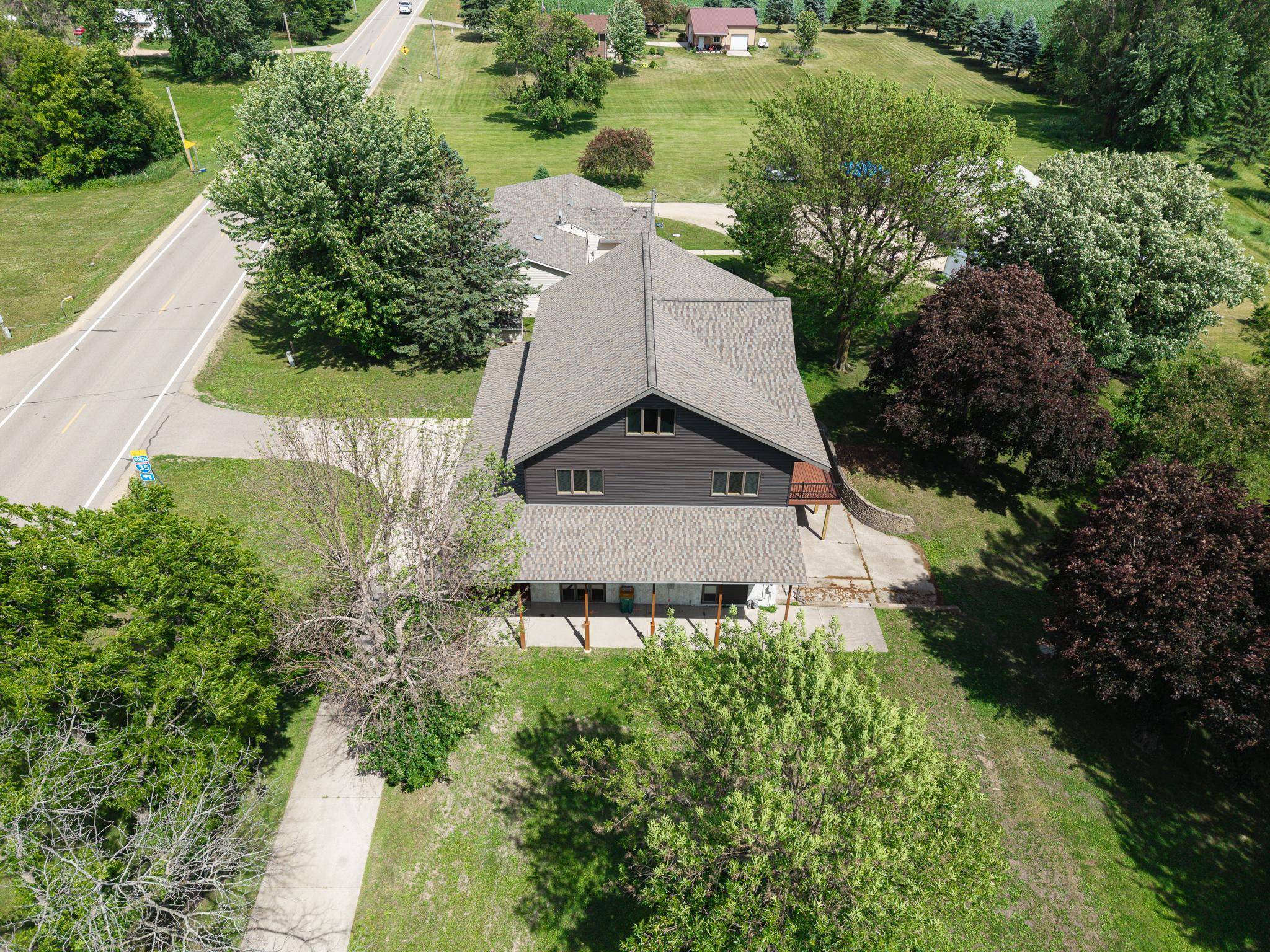 831 2nd ST SW, Glenville, MN 56036
