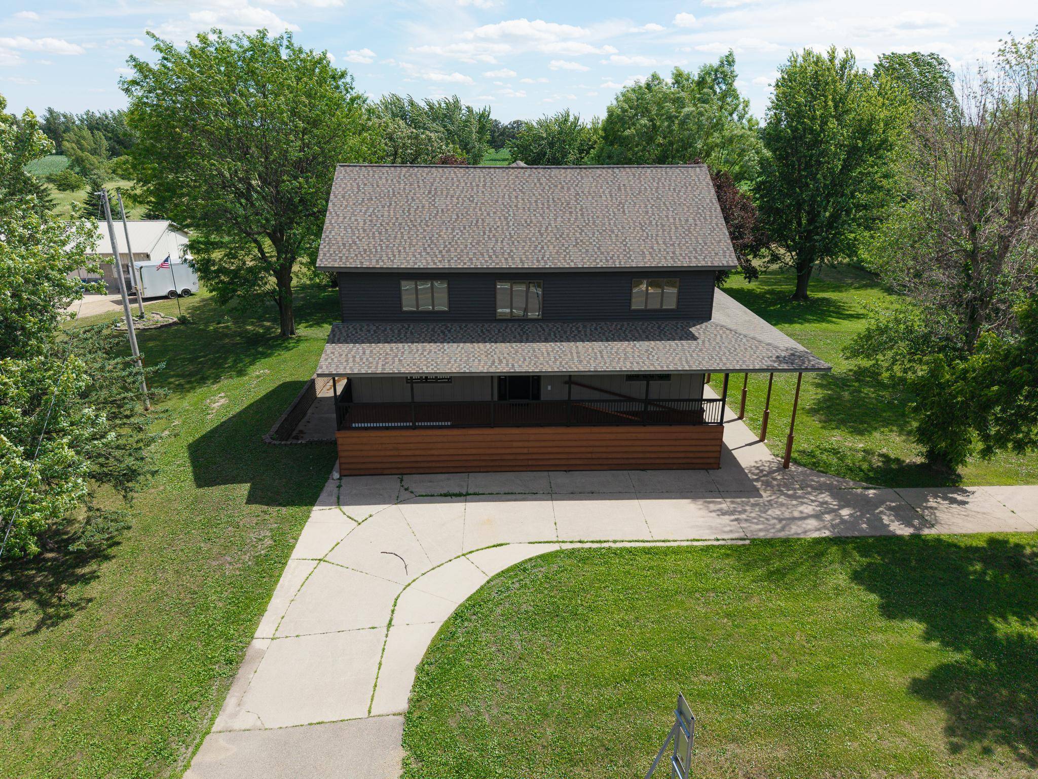831 2nd ST SW, Glenville, MN 56036