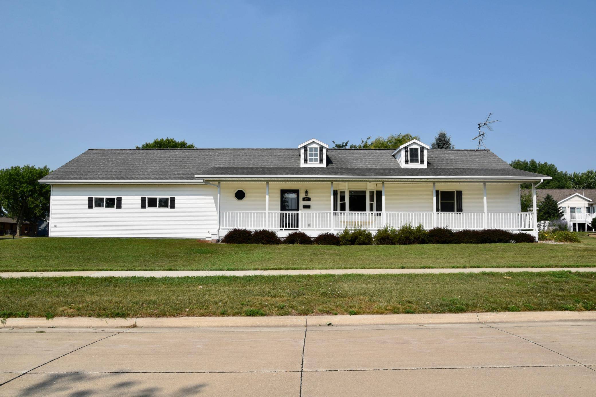 403 13th AVE NE, Sibley, IA 51249