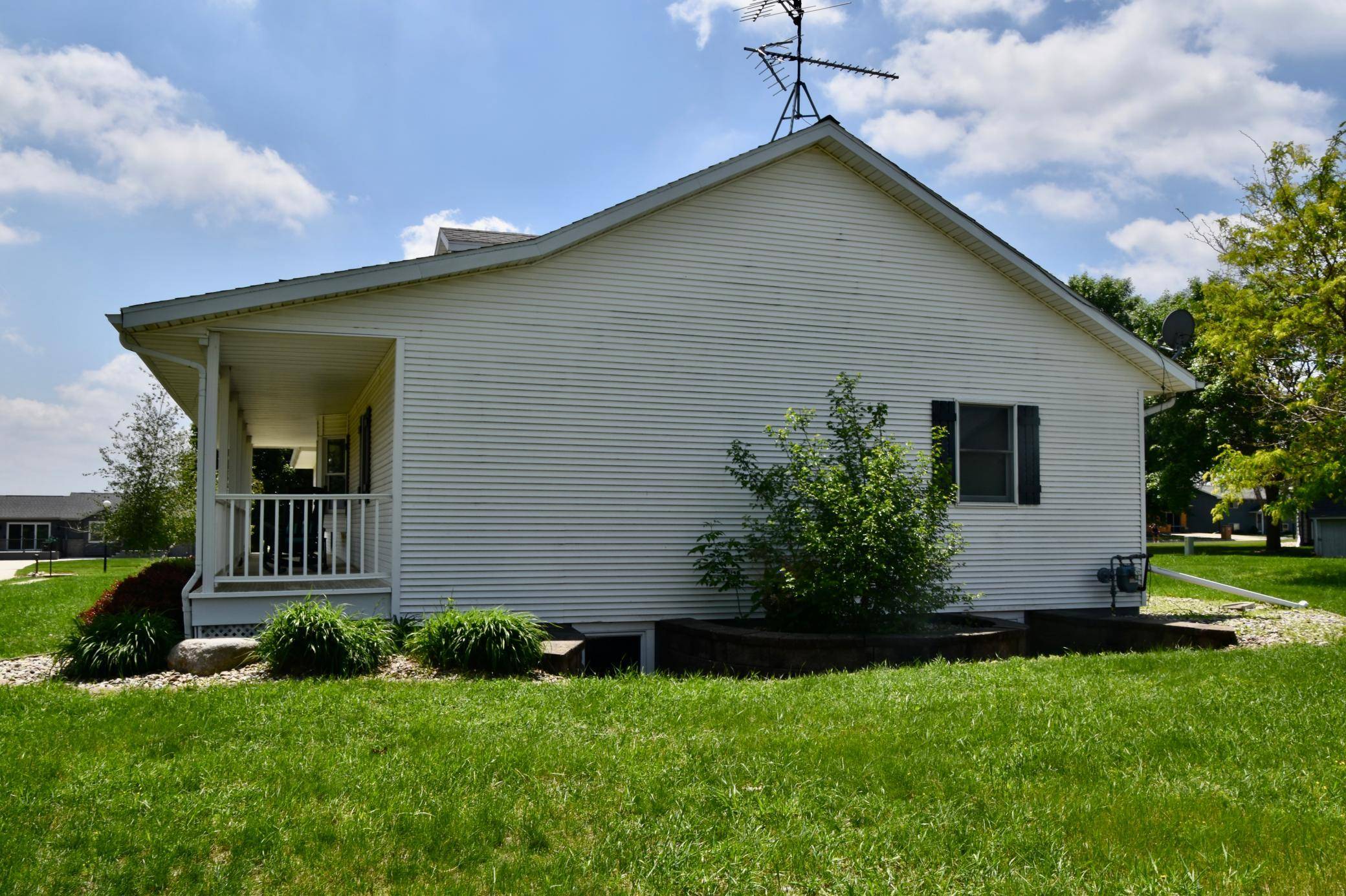403 13th AVE NE, Sibley, IA 51249
