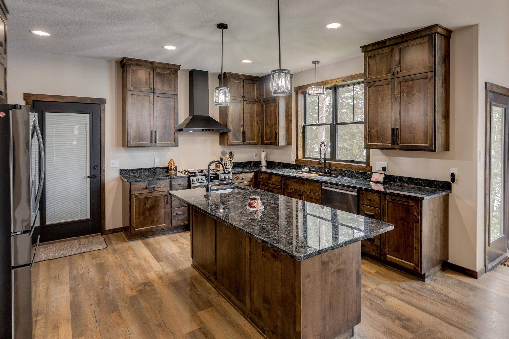 1090 Rainy Lake DR NW, Backus, MN 56435
