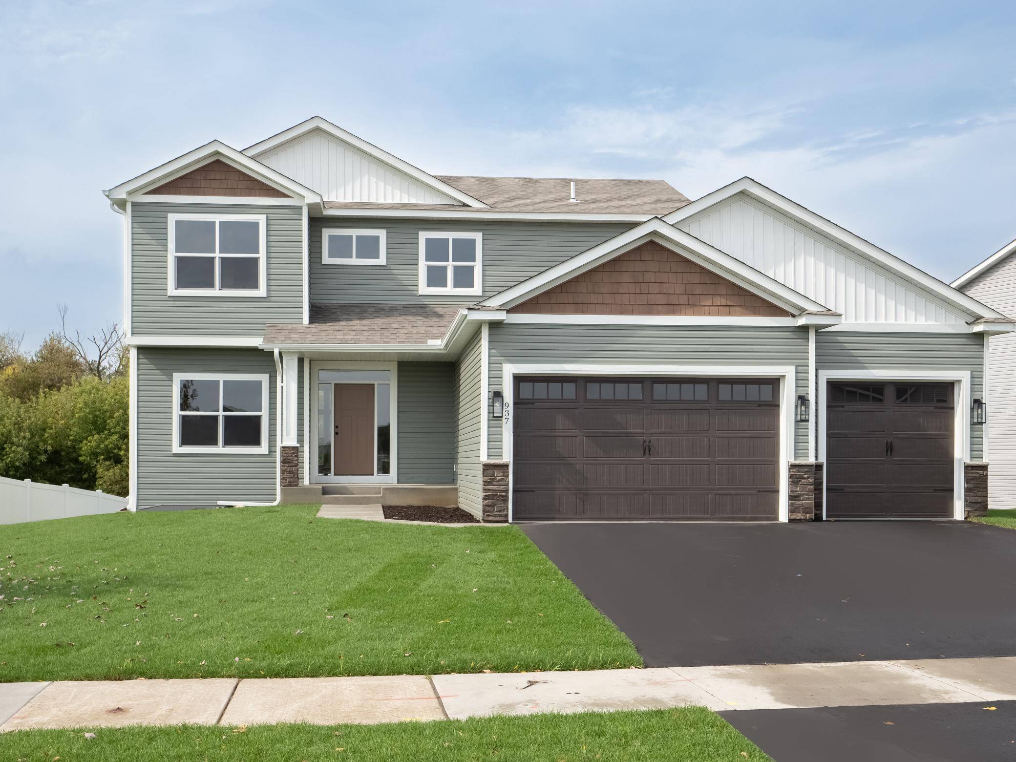 1026 Bellaire BLVD NW, Isanti, MN 55040