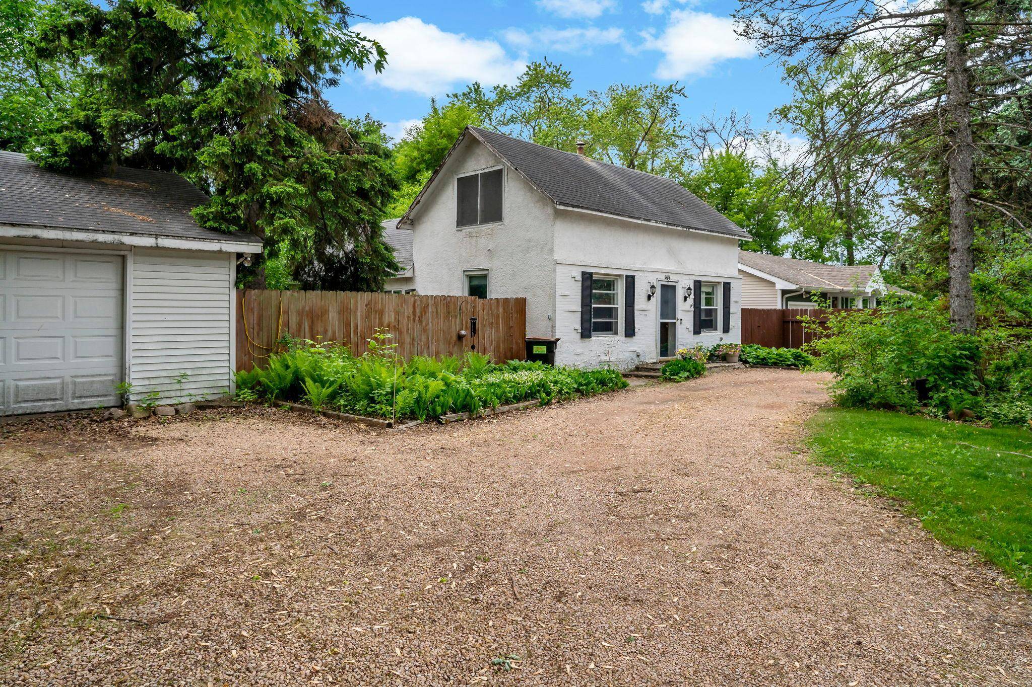 5801 Interlachen BLVD, Edina, MN 55436