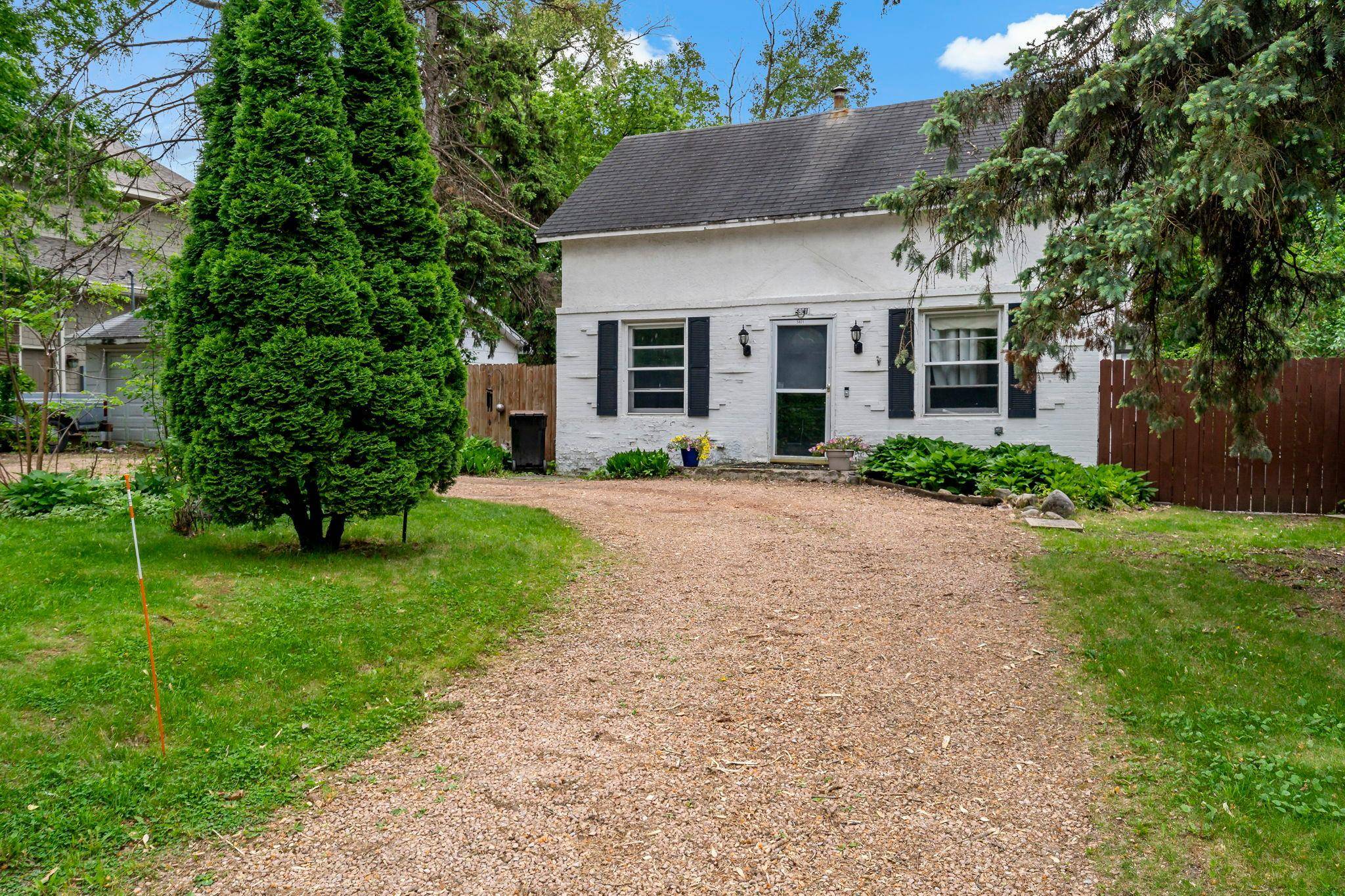 5801 Interlachen BLVD, Edina, MN 55436