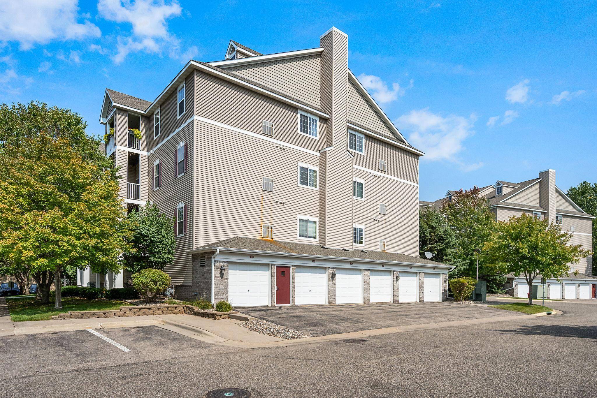 12727 College View DR #203, Eden Prairie, MN 55347