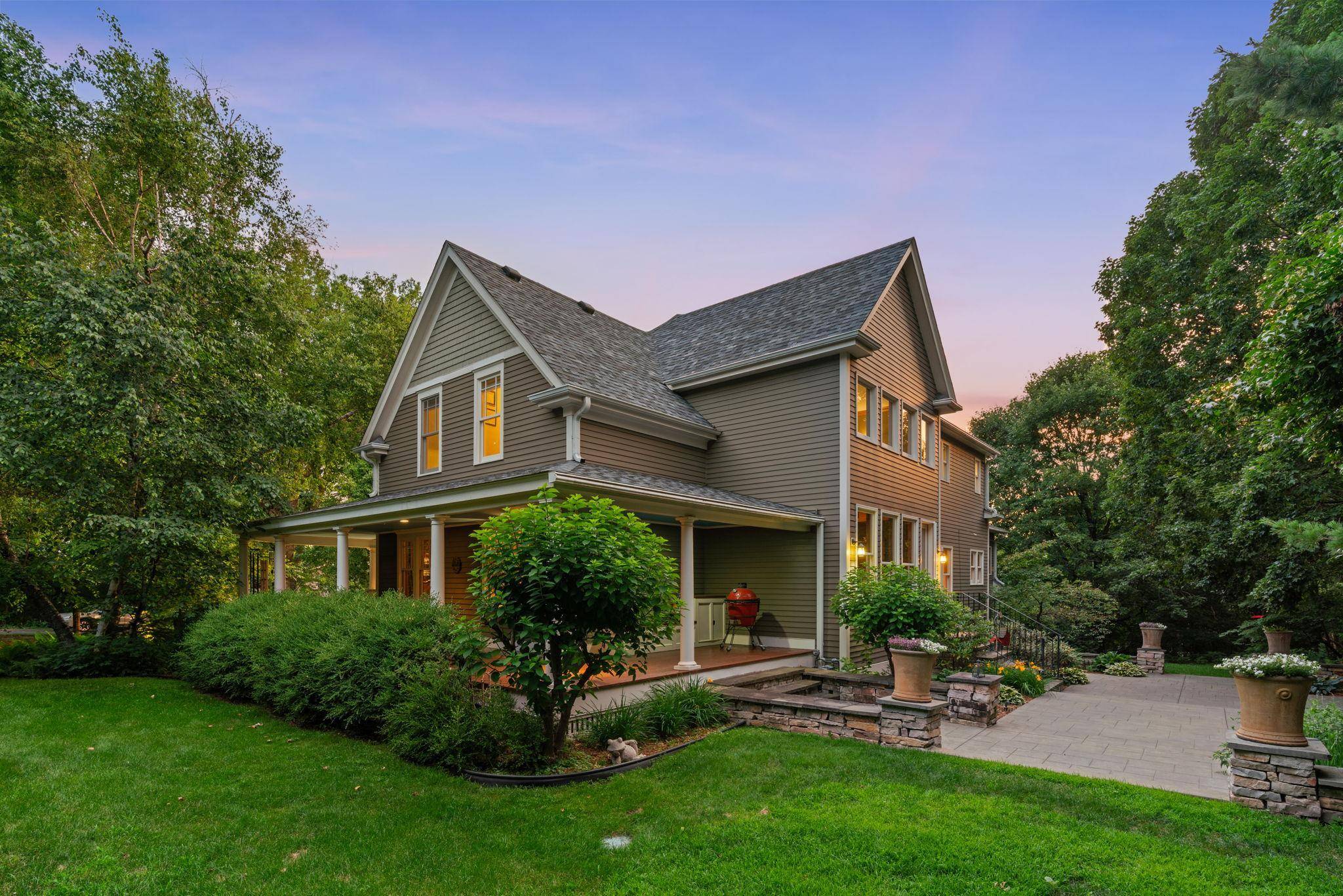 607 Ivy Falls AVE, Mendota Heights, MN 55118