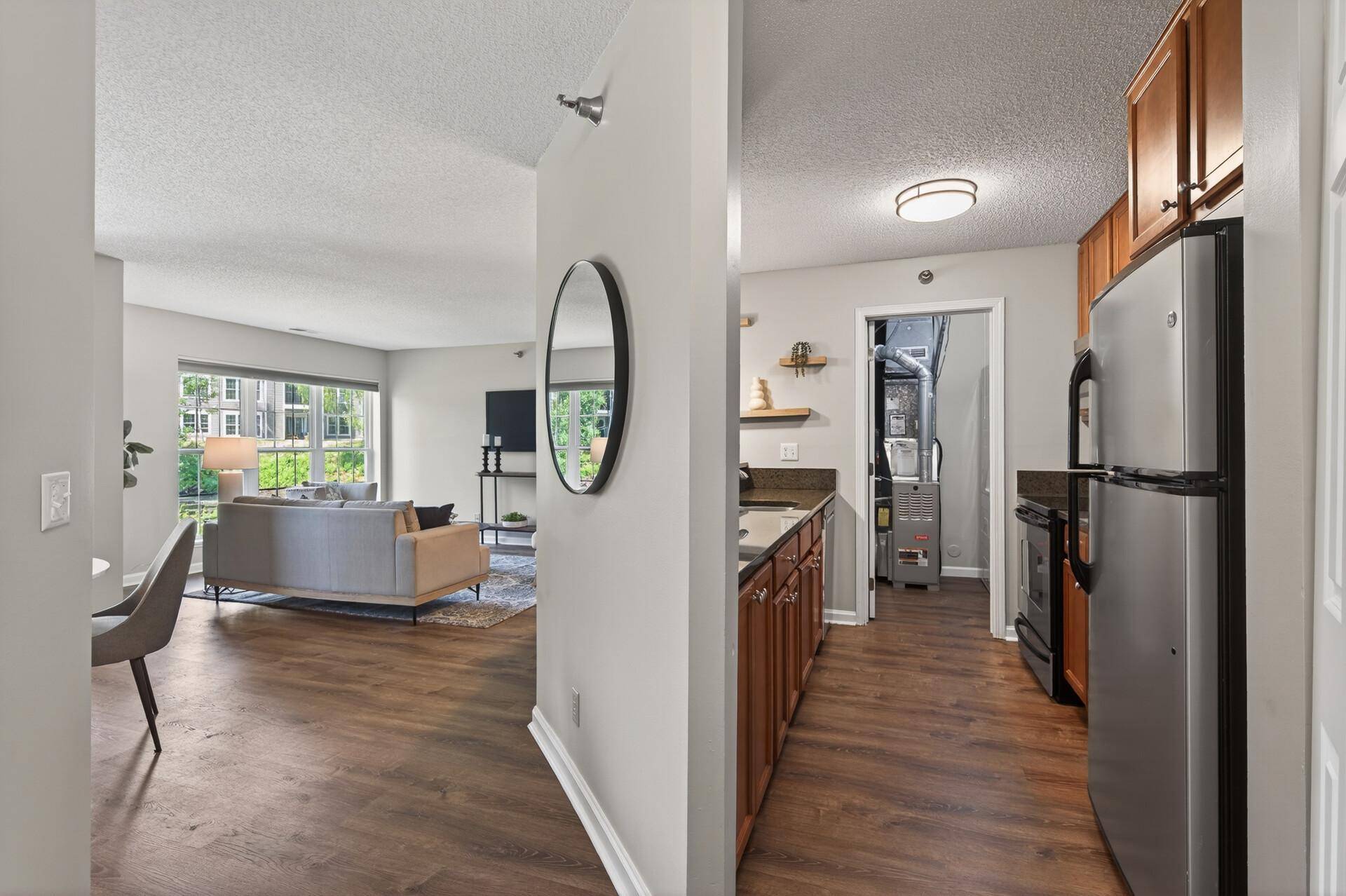 5988 Chasewood Pkwy #1, Minnetonka, MN 55343