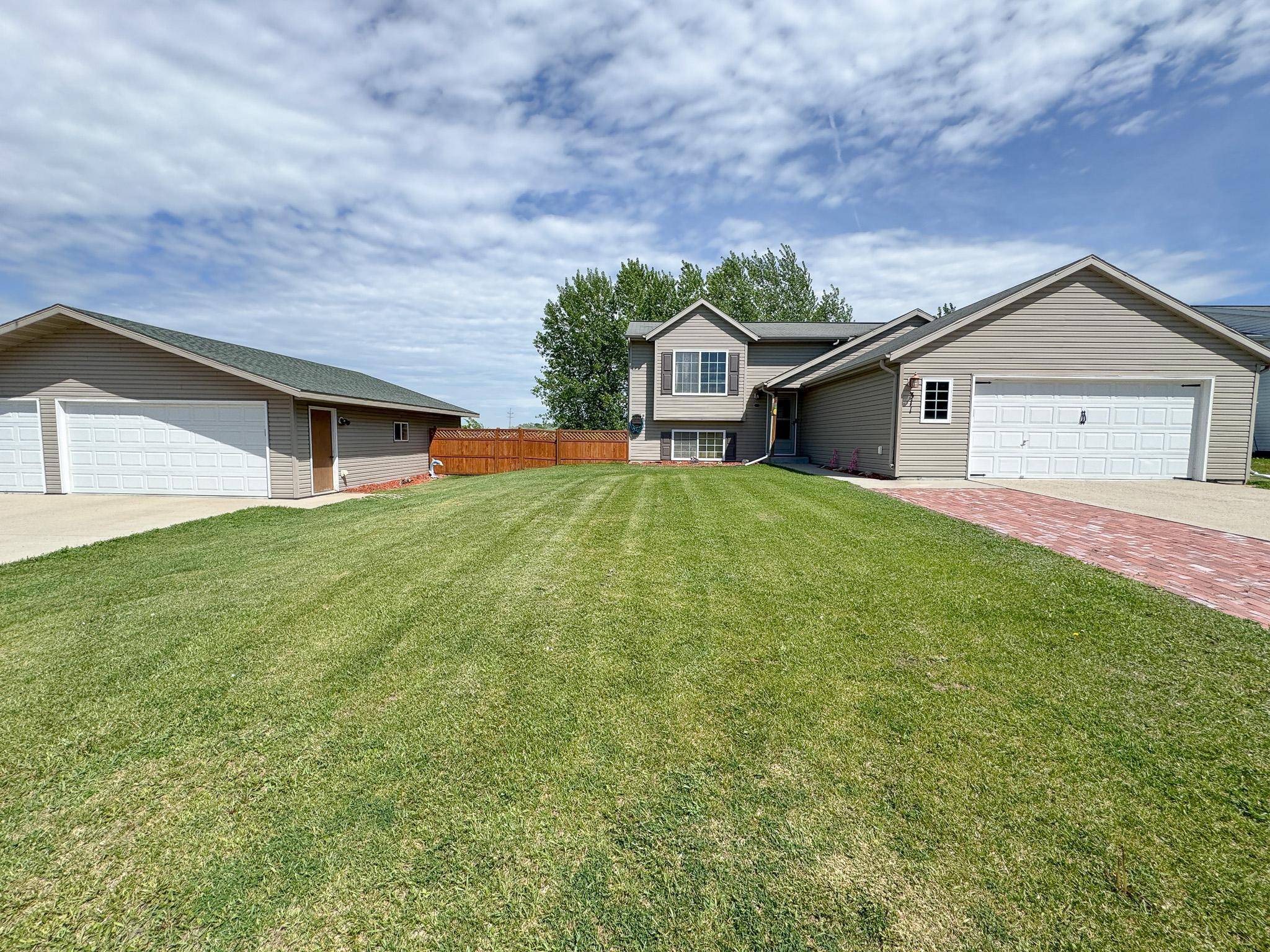311 Cardinal PL, Audubon, MN 56511