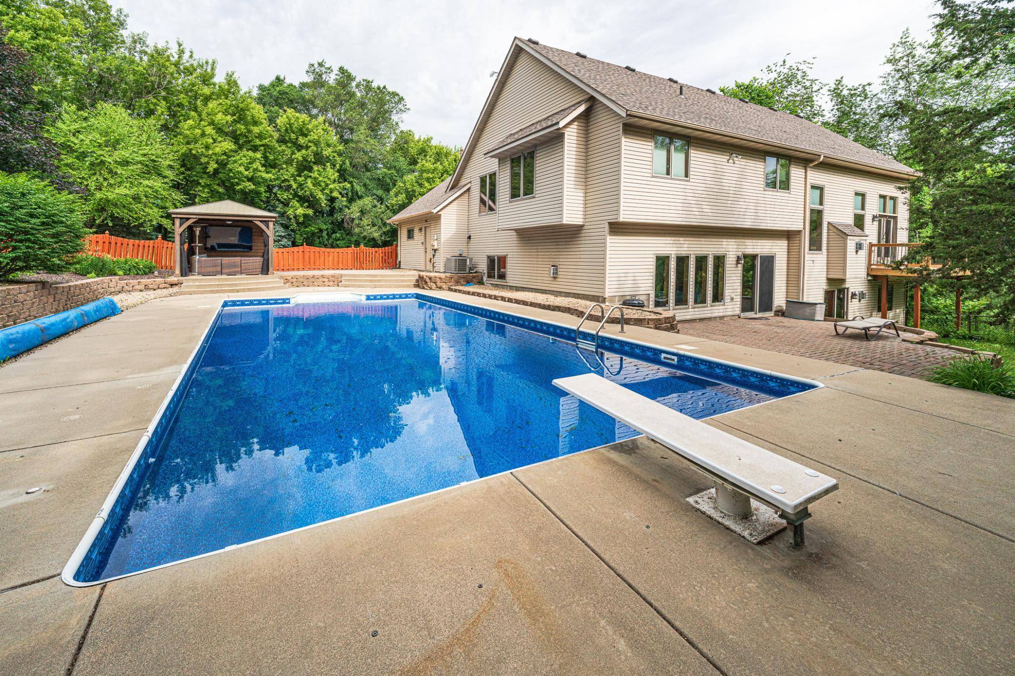 20881 Lake Ridge DR, Prior Lake, MN 55372