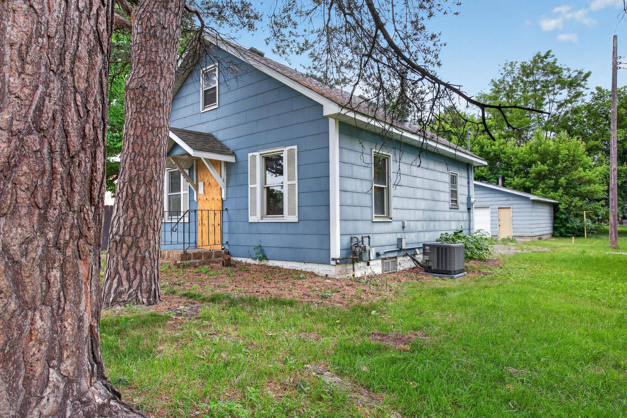 7624 68th AVE N, Brooklyn Park, MN 55428