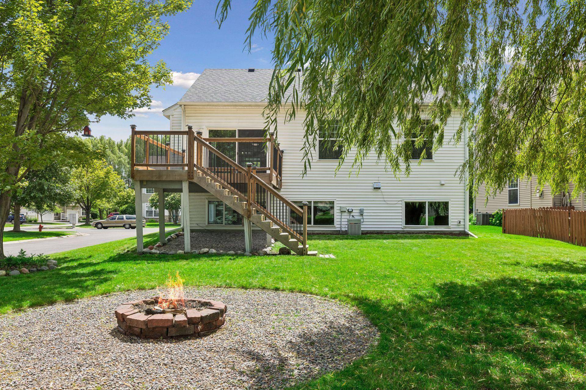11962 85th PL N, Maple Grove, MN 55369