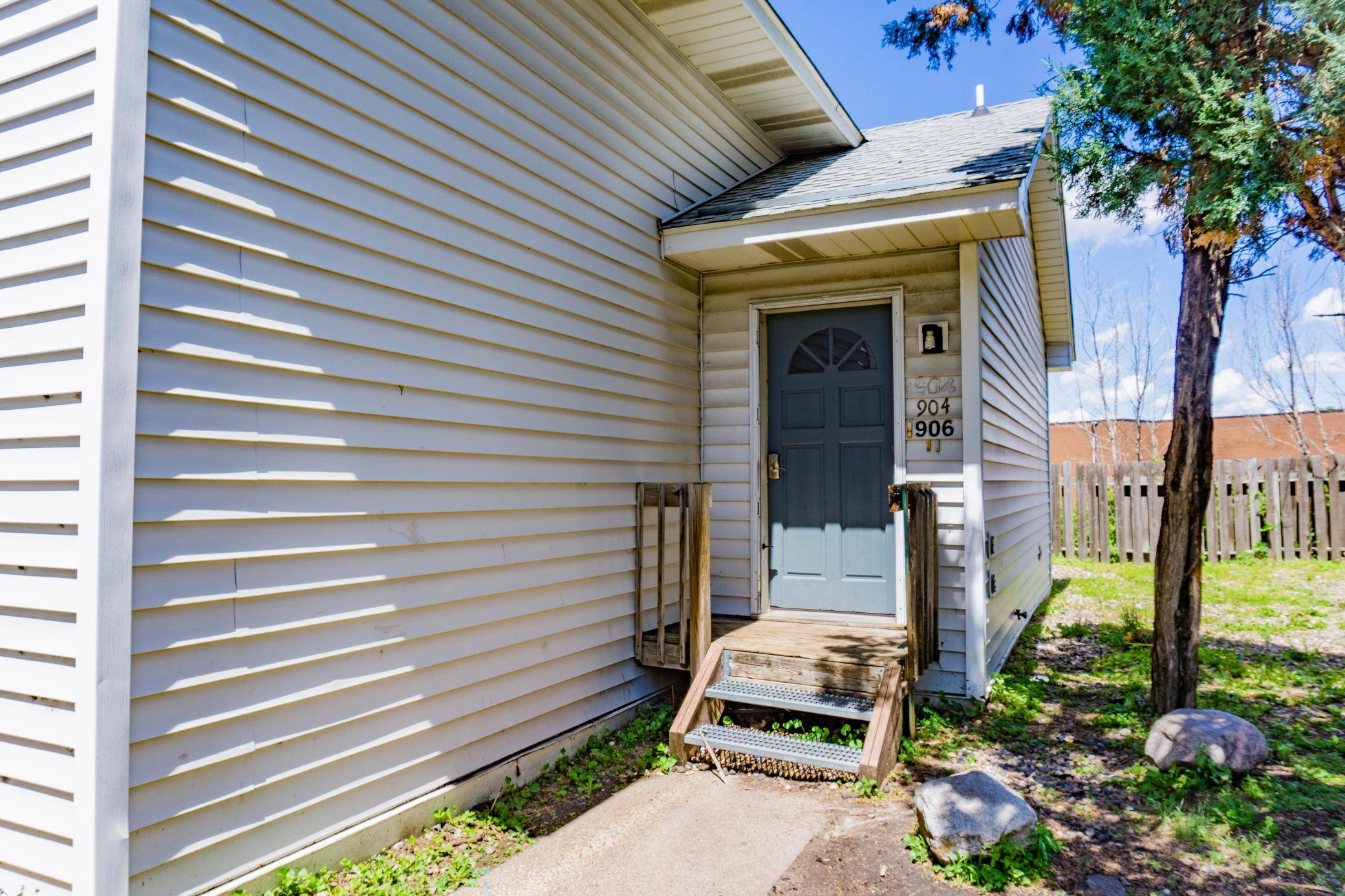 904 9th AVE SE, Minneapolis, MN 55414