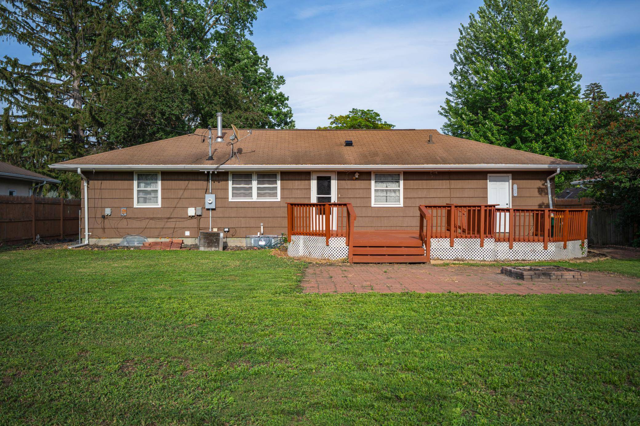 5913 Colfax AVE N, Brooklyn Center, MN 55430