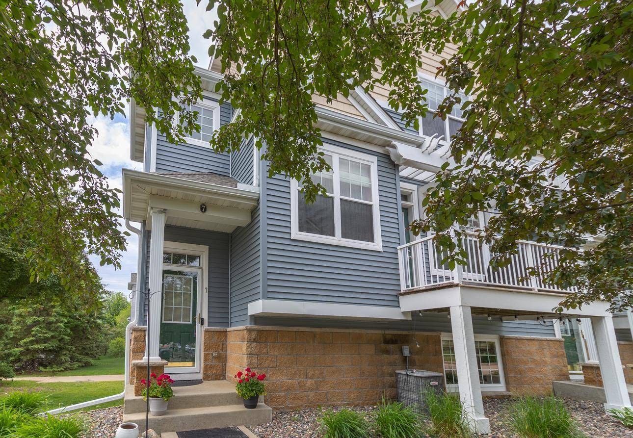 1691 Village TRL E #7, Maplewood, MN 55109