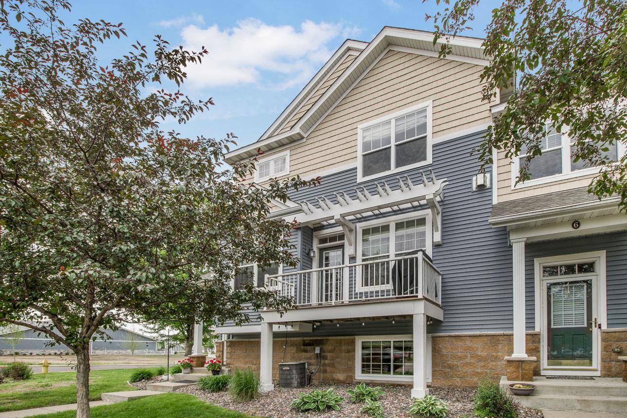 1691 Village TRL E #7, Maplewood, MN 55109