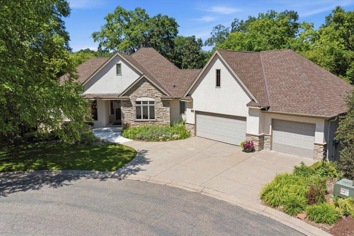 1900 Timber Ridge DR, Burnsville, MN 55306
