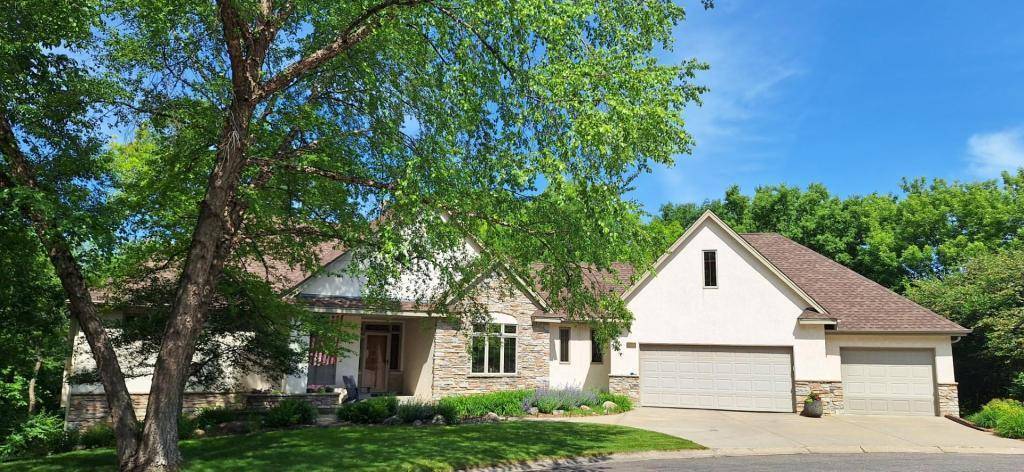 1900 Timber Ridge DR, Burnsville, MN 55306