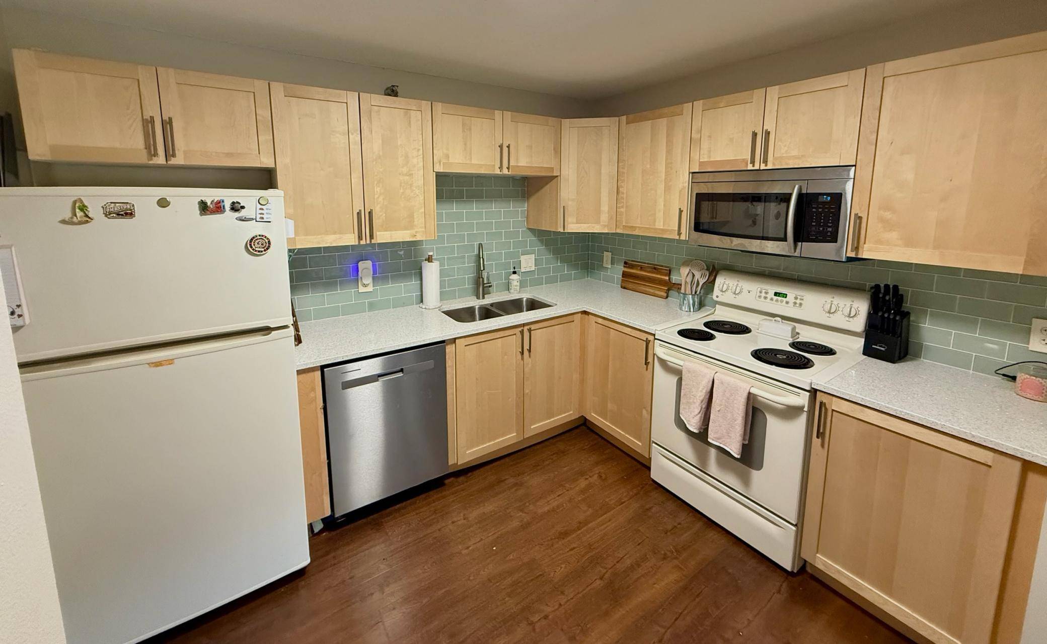 26 10th ST W #402, Saint Paul, MN 55102