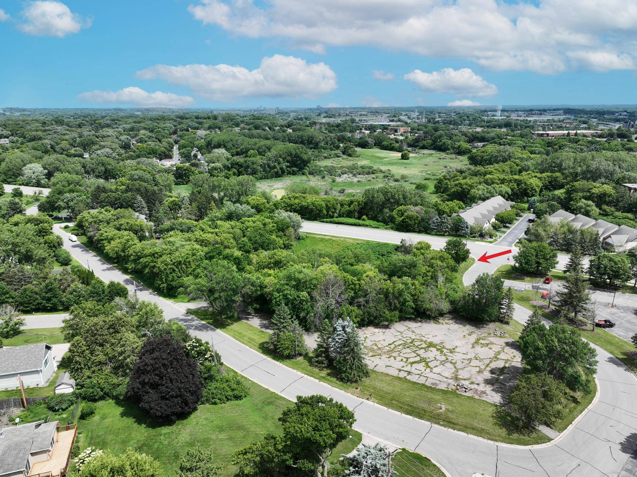13901 St Andrews Drive, Eden Prairie, MN 55344