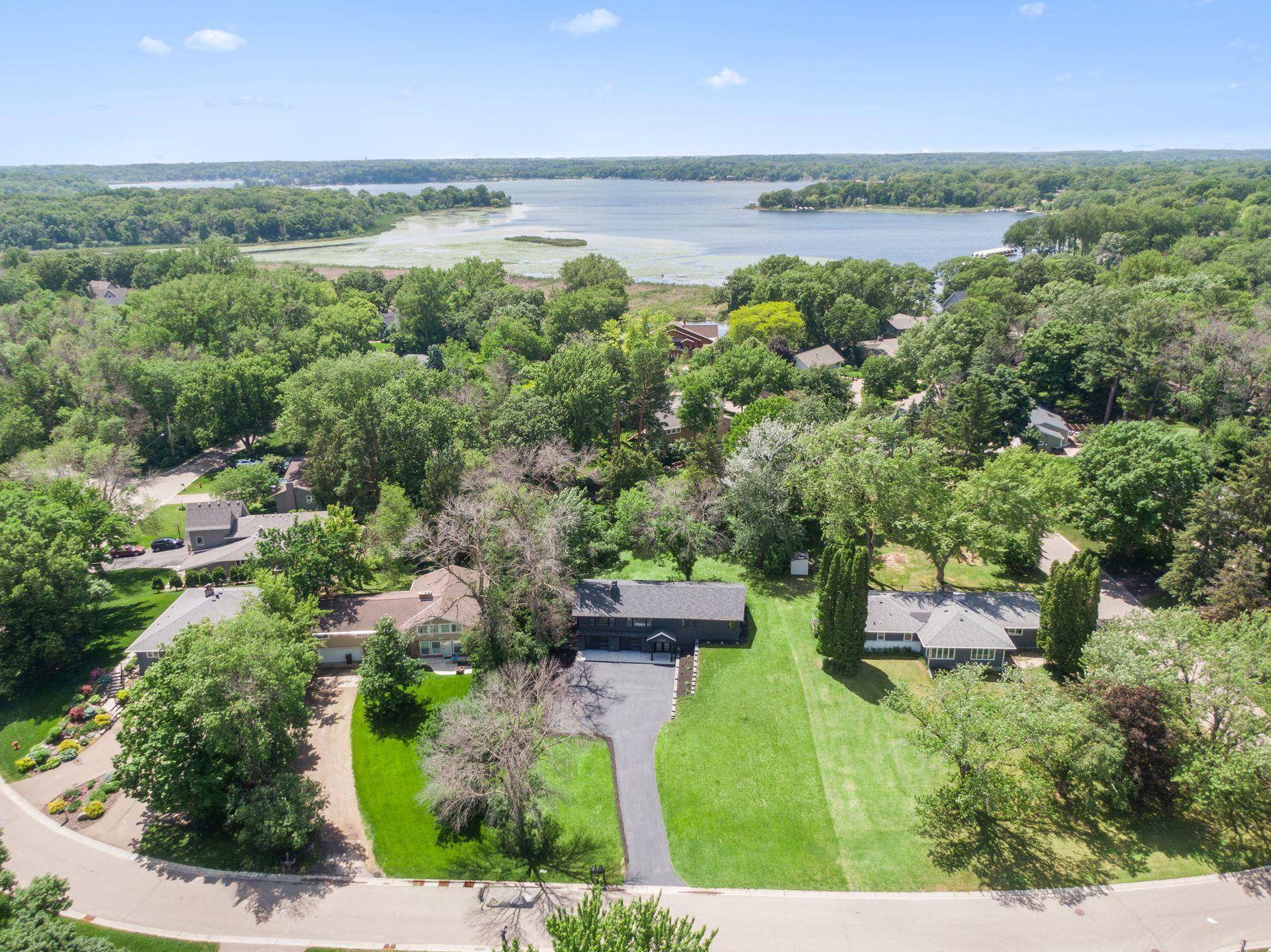 2720 Sandpiper TRL, Excelsior, MN 55331
