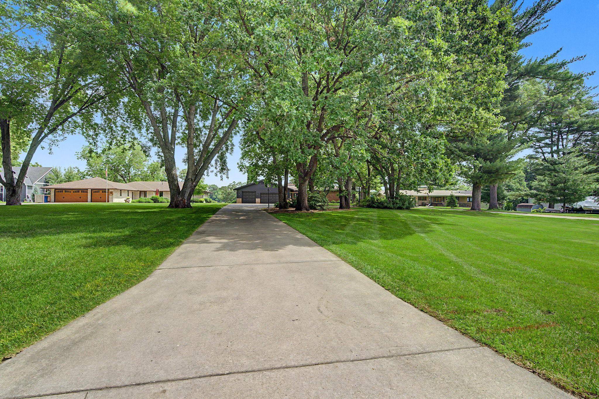 725 Bradford AVE, Champlin, MN 55316