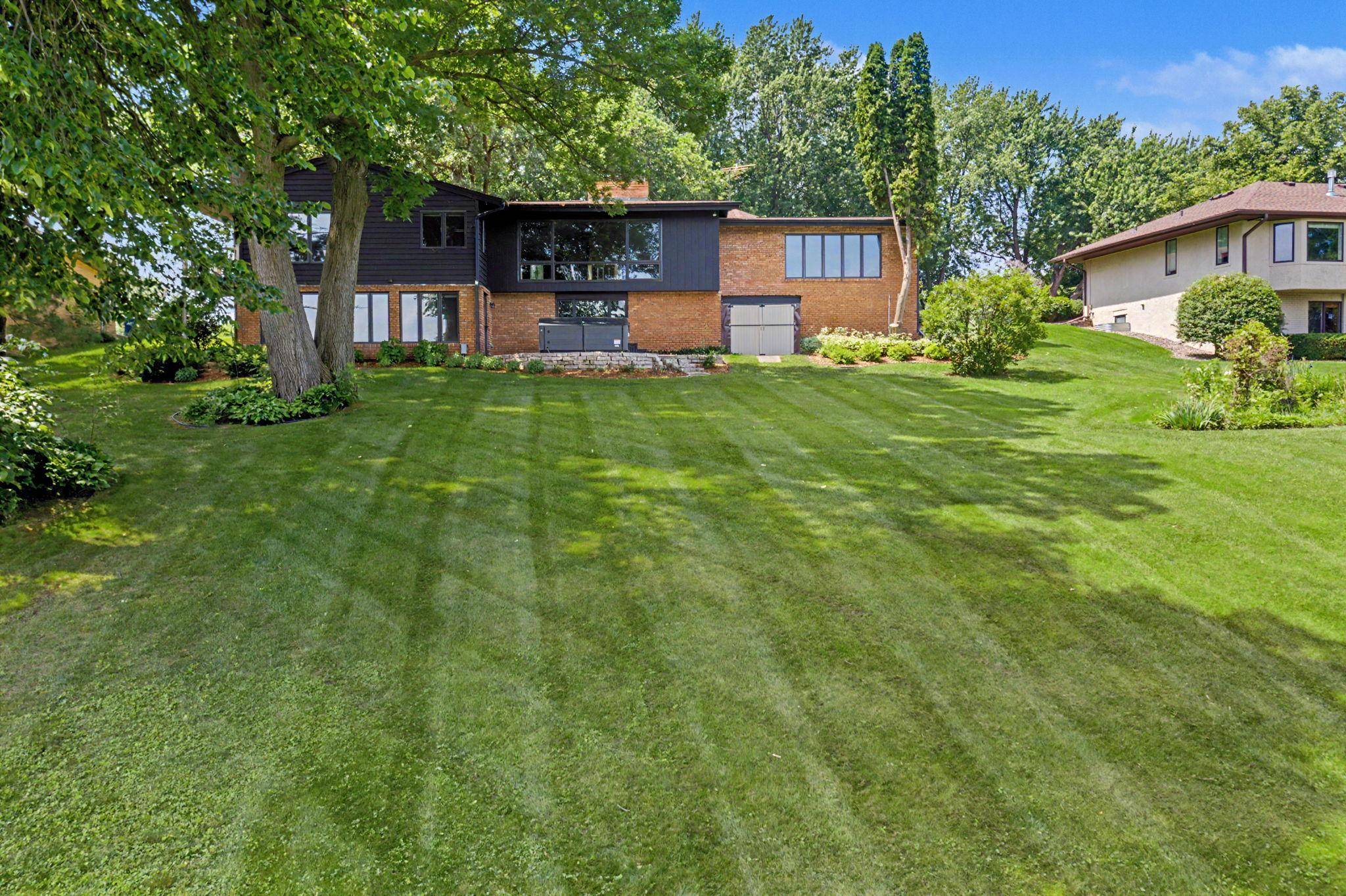 725 Bradford AVE, Champlin, MN 55316