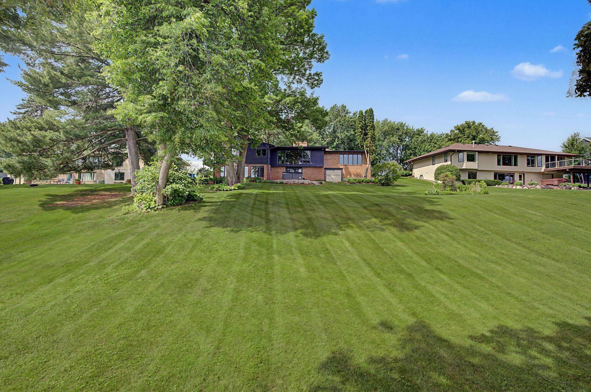 725 Bradford AVE, Champlin, MN 55316