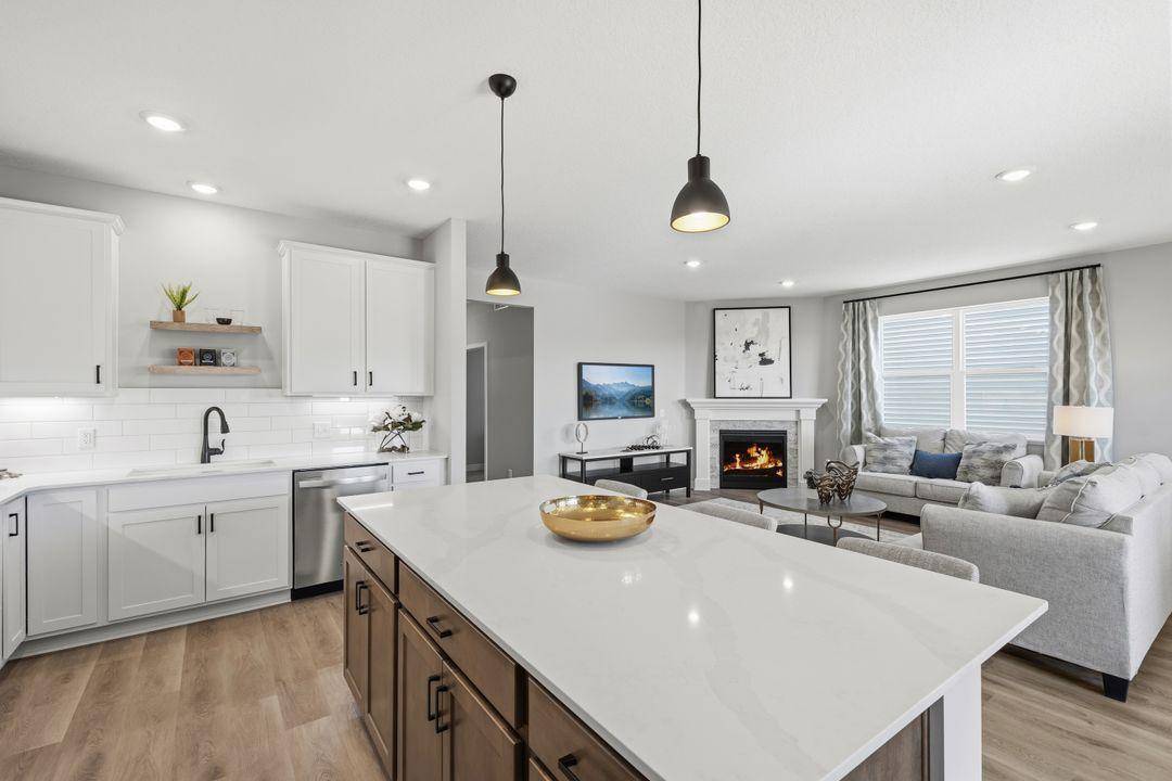 1712 Oak Creek DR, Chaska, MN 55318