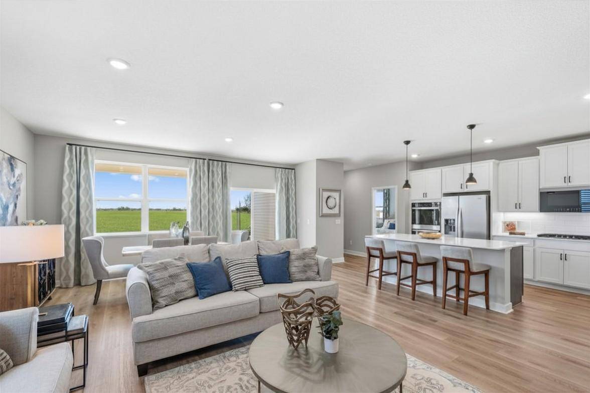 1712 Oak Creek DR, Chaska, MN 55318
