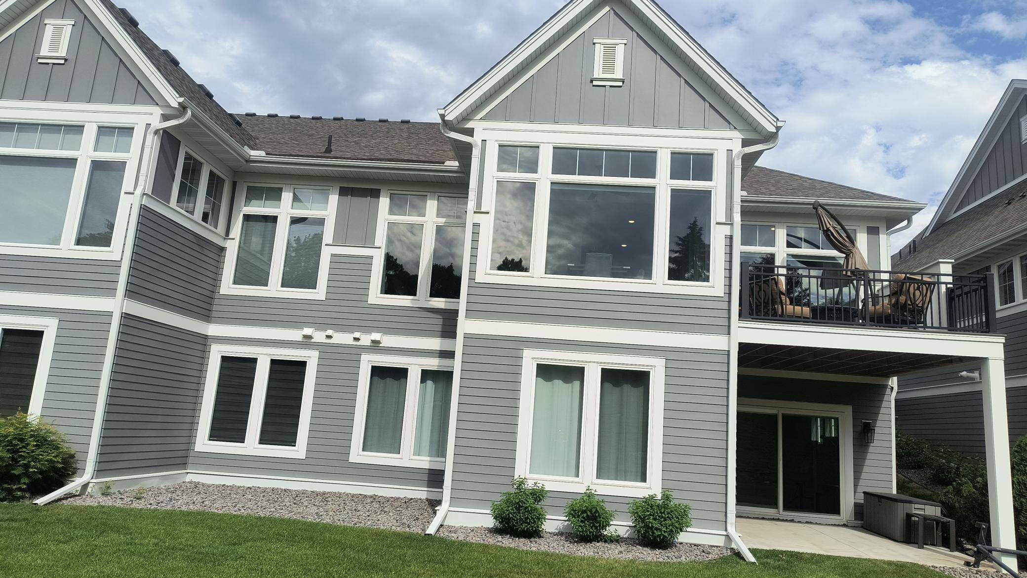 83 Spring Farm RD, North Oaks, MN 55127