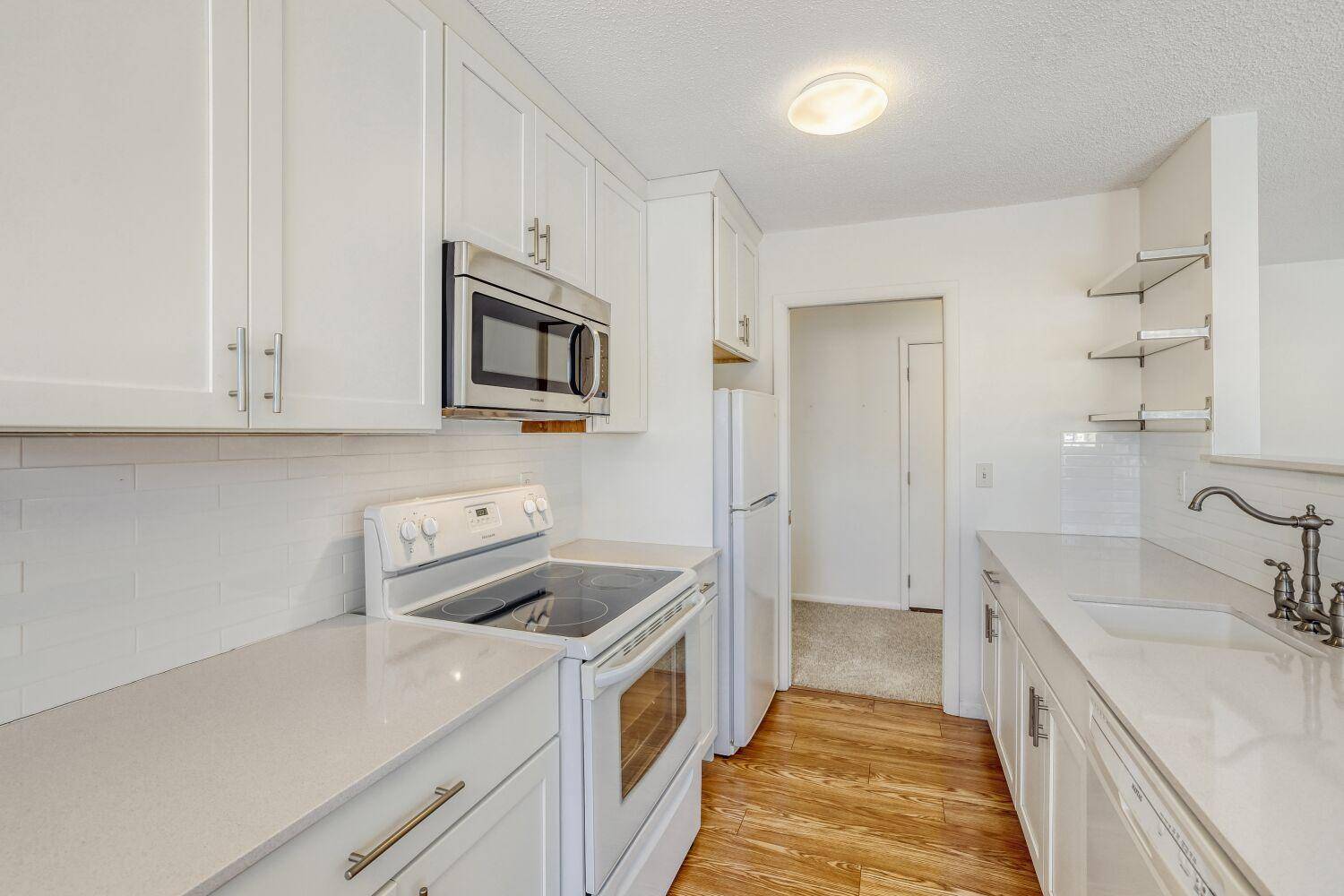 10113 34th ST W #342, Minnetonka, MN 55305