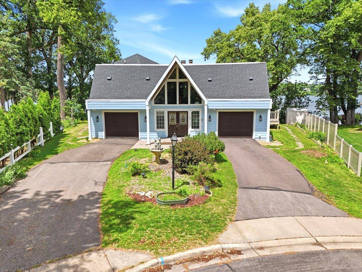 737 Carla LN, Little Canada, MN 55109