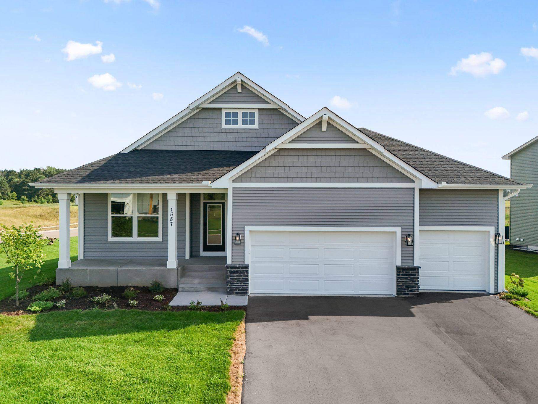 1587 Creekwood DR, New Richmond, WI 54017