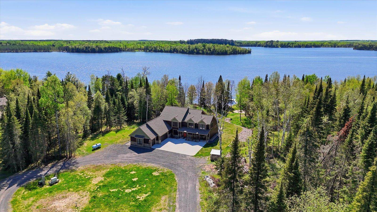 11679 Lakeshore DR, Nashwauk, MN 55769